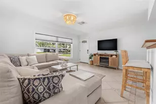 6841 13th St N, Saint Petersburg, FL 33702 - Photo 3