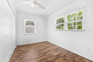 6841 13th St N, Saint Petersburg, FL 33702 - Photo 13