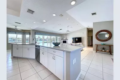 7711 Bayshore Drive, Treasure Island, FL 33706 - Photo 15