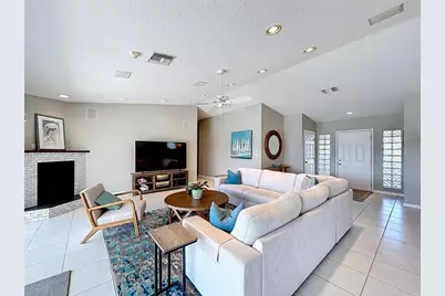 7711 Bayshore Drive, Treasure Island, FL 33706 - Photo 9