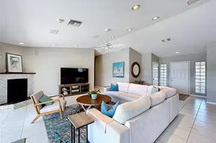 7711 Bayshore Dr, Treasure Island, FL 33706 - Photo 9
