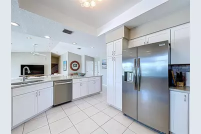 7711 Bayshore Drive, Treasure Island, FL 33706 - Photo 15