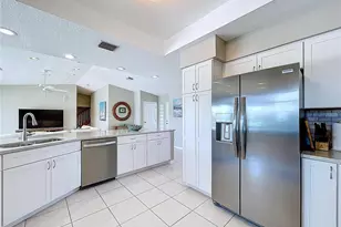 7711 Bayshore Dr, Treasure Island, FL 33706 - Photo 15