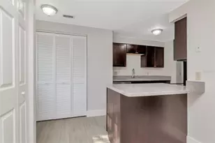 2826 W Shelton Ave, Tampa, FL 33611 - Photo 15