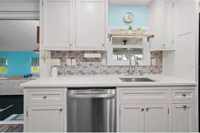 36701 Grace Avenue, Zephyrhills, FL 33542 - Photo 7