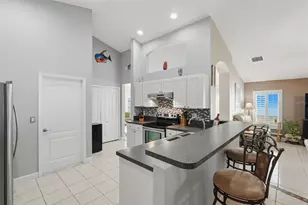 1240 Bluffs Cir, Dunedin, FL 34698 - Photo 9