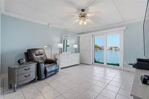 868 Bayway Blvd, Clearwater Beach, FL 33767 - Photo 23
