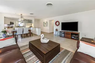 6613 Flamingo Way S, Saint Petersburg, FL 33707 - Photo 9