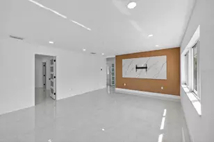 17607 Rockledge Ave, Spring Hill, FL 34610 - Photo 5