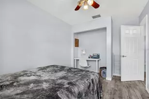 128 Euclid Ave, Seffner, FL 33584 - Photo 17