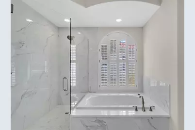 8870 Huntington Pointe Drive, Sarasota, FL 34238 - Photo 19