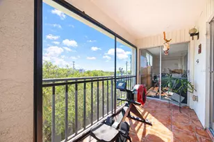 4651 1st St NE, Saint Petersburg, FL 33703 - Photo 25