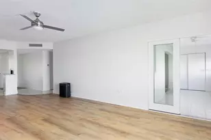 4725 Cove Cir, Saint Petersburg, FL 33708 - Photo 3