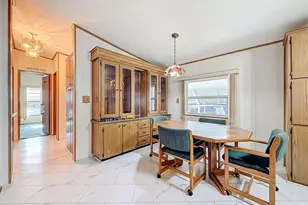 10190 N Lake Dr, Largo, FL 33773 - Photo 11