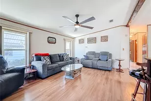 10190 N Lake Dr, Largo, FL 33773 - Photo 13