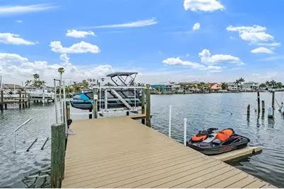 11425 5th Street E, Treasure Island, FL 33706 - Photo 35