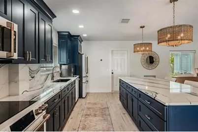 11425 5th Street E, Treasure Island, FL 33706 - Photo 9