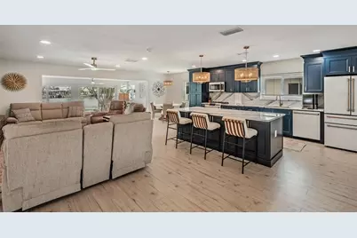 11425 5th Street E, Treasure Island, FL 33706 - Photo 27