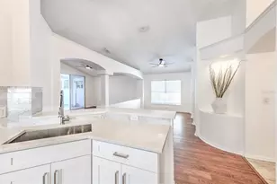 6910 Jamestown Manor Dr, Riverview, FL 33578 - Photo 11