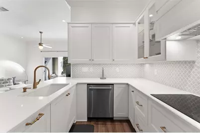 625 Tropical Breeze Way, Tampa, FL 33602 - Photo 13