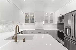 625 Tropical Breeze Wy, Tampa, FL 33602 - Photo 3