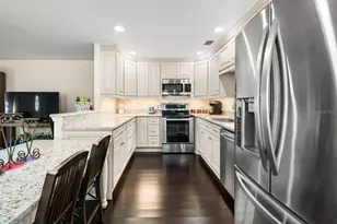 401 Dorchester Pl, Sun City Center, FL 33573 - Photo 17