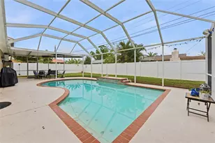 8230 128th St, Seminole, FL 33776 - Photo 9