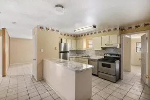 1003 65th Ave W, Bradenton, FL 34207 - Photo 3