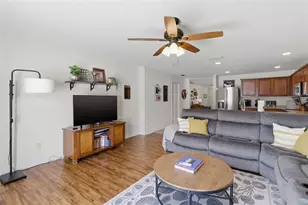 5044 Dancing Bay Ln, Wesley Chapel, FL 33543 - Photo 11