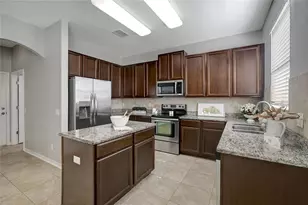 10653 Pictorial Park Dr, Tampa, FL 33647 - Photo 17