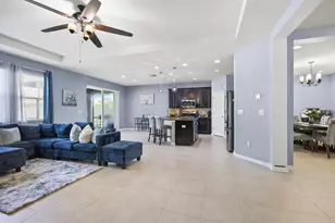 11204 Coventry Grove Cir, Lithia, FL 33547 - Photo 7