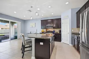 11204 Coventry Grove Cir, Lithia, FL 33547 - Photo 9