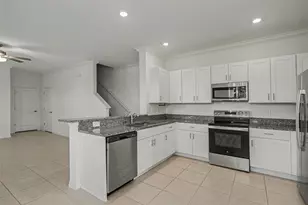 36456 Well Hill Wy, Zephyrhills, FL 33541 - Photo 9