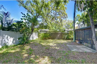 8313 Jackson Springs Road, Tampa, FL 33615 - Photo 21