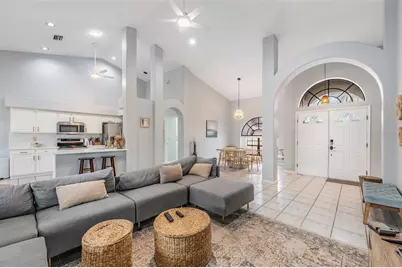821 Greenview Dr, Apollo Beach, FL 33572 - Photo 3