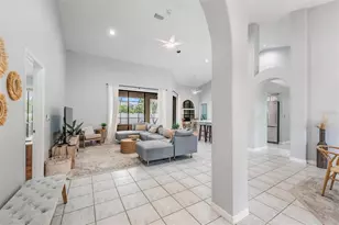 821 Greenview Dr, Apollo Beach, FL 33572 - Photo 7