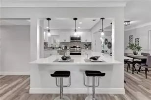 6660 17th Ln N, Saint Petersburg, FL 33702 - Photo 9