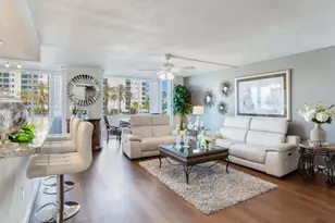 660 Island Way, Clearwater Beach, FL 33767 - Photo 3