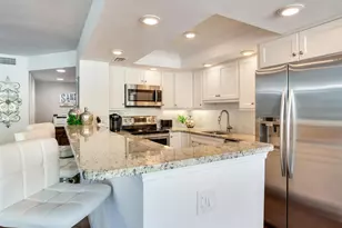 660 Island Way, Clearwater Beach, FL 33767 - Photo 25