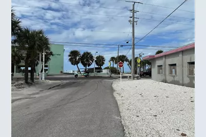 104 1st Street N, Bradenton Beach, FL 34217 - Photo 3