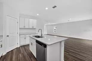13427 Camelot Ct, Parrish, FL 34219 - Photo 3
