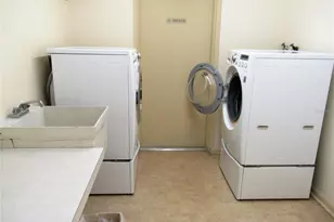 5220 Brittany Dr S, Saint Petersburg, FL 33715 - Photo 25