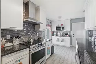 605 Oakmoss Dr, Brandon, FL 33511 - Photo 11