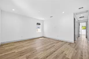 1145 29th St S, Saint Petersburg, FL 33712 - Photo 5