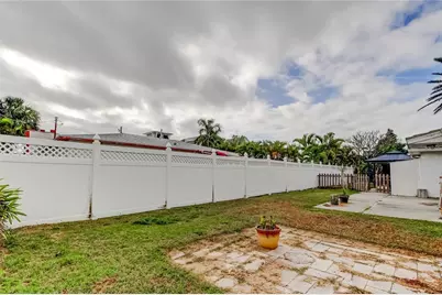 245 145th Avenue E, Madeira Beach, FL 33708 - Photo 3