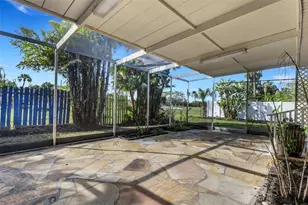7912 Garden Dr N, Saint Petersburg, FL 33710 - Photo 49