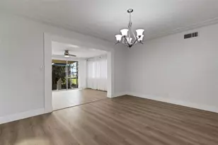 7912 Garden Dr N, Saint Petersburg, FL 33710 - Photo 13