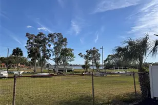 7912 Garden Dr N, Saint Petersburg, FL 33710 - Photo 57
