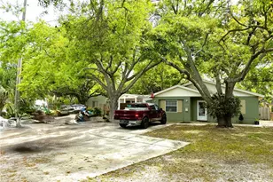 8184 24th Ave N, Saint Petersburg, FL 33710 - Photo 3