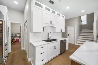 2808 Southpointe Lane, Tampa, FL 33611 - Photo 13